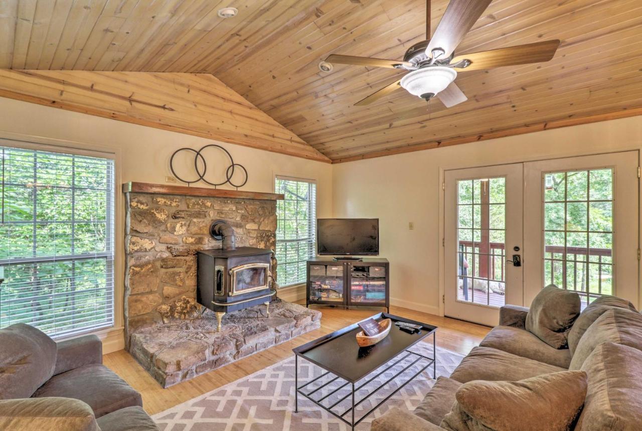 Creekside Hideaway With Fire Pit And Creek Access! Villa Mountain View Bagian luar foto