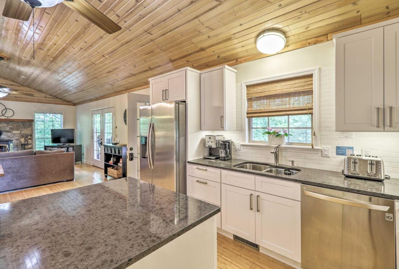 Creekside Hideaway With Fire Pit And Creek Access! Villa Mountain View Bagian luar foto